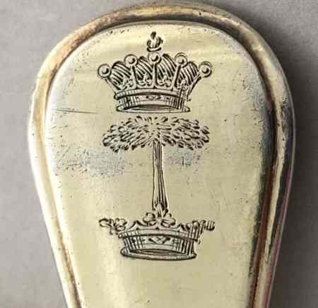 family crest: ASHBURNHAM