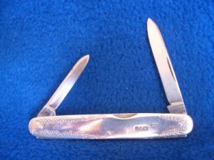 silver pocket folding knife: London 1899