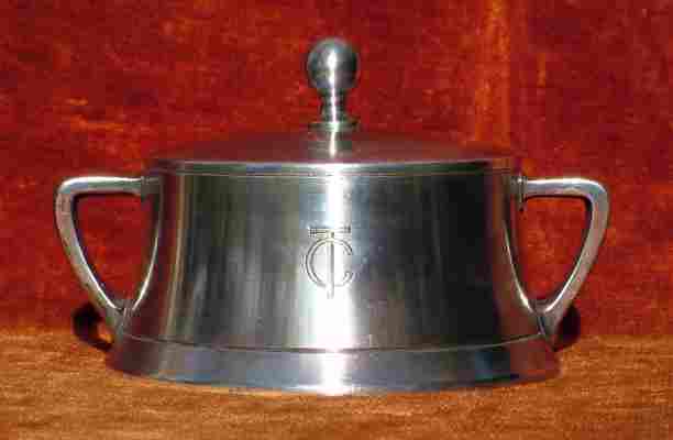 A high-quality silver-plated (Alpacca-Silber I) sugar bowl from the Berlin cafe Telschow, issued by BMF Arthur Krupp between 1927 and 1933