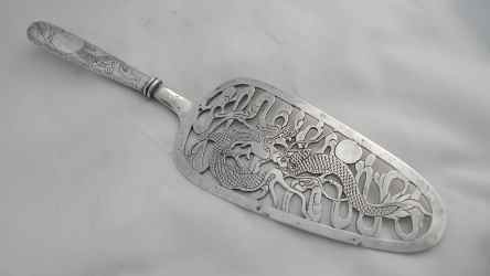 openwork silver fish or cake slice, saw cutting technique, China, late 19th century