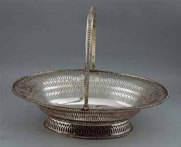 openwork silver bread basket, saw cutting technique, London 1778