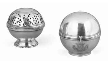 silver sponge and soap box