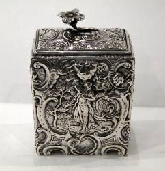 German tea caddy: late 19th century
