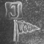 Walker & Hall silverplate mark uppercase 'J', flag type C, contour type 1