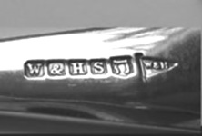 Walker & Hall silverplate mark 'possibly Hebrew letter Hey', flag type B, shield type 2