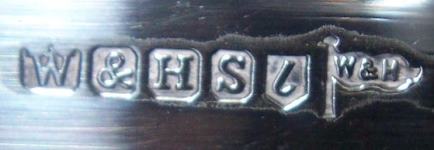 Walker & Hall silverplate mark 'iota', flag type A, shield type 2
