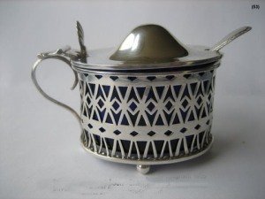 silver mustard-pot: William Davemport, Birmingham 1905