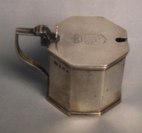silver mustard-pot of octagonal shape: Charles Wilks, Birmingham 1901