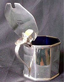 silver mustard-pot of octagonal shape: Robert Hennel, London 1792