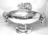 Soup tureen
c. 1940-1950 Soup tureen
c. 1940-1950