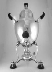 Hot water kettle
designer Johan Rhode
c. 1918 Hot water kettle
designer Johan Rhode
c. 1918