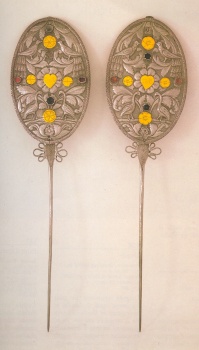 pair of silver topos pair of silver topos