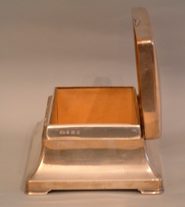 English silver
cigarette box
or casket