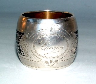 Continental
antique silver
napkin ring