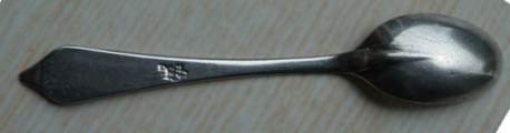 Snuff spoon with mark of Peter Harache II Snuff spoon with mark of Peter Harache II