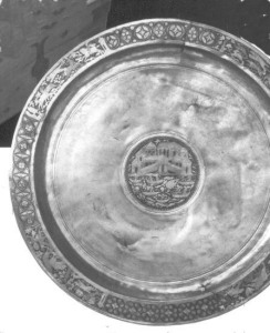 dish decorated with a harbour on the center dish decorated with a harbour on the center