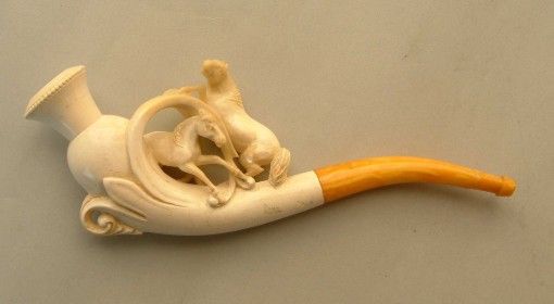 Austrian
sea-foam
(meerschaum)
pipe with horses