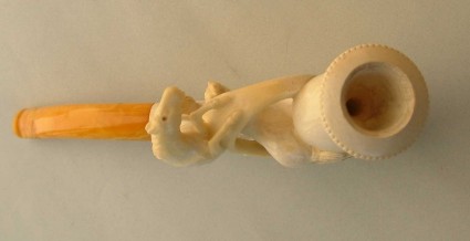 Austrian
sea-foam
(meerschaum)
pipe with horses